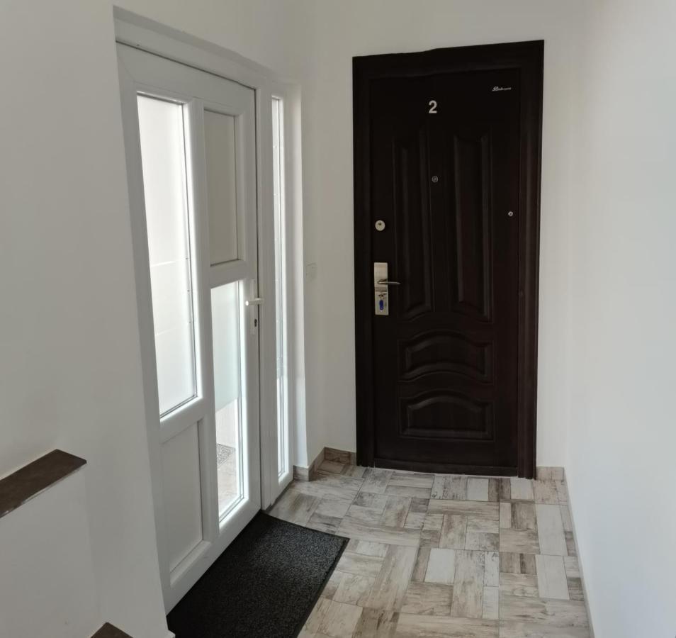 Carla'S Place Ap 2 Oradea Eksteriør bilde